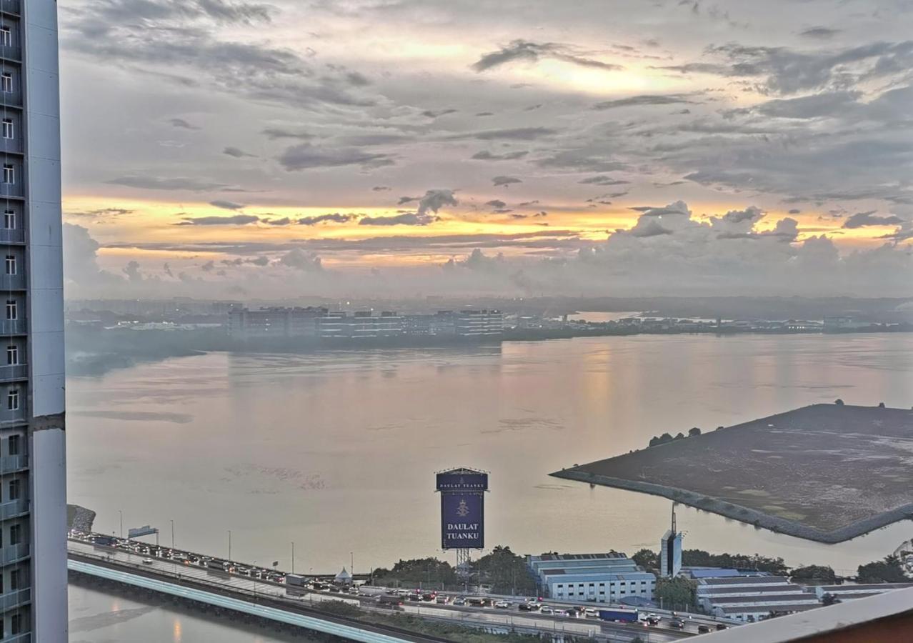 Yussy 2 Bedrooms Condo At R&F Princess Cove Johor Bahru Exterior photo